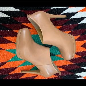 Nine West Haywire Ankle Bootie Size 9